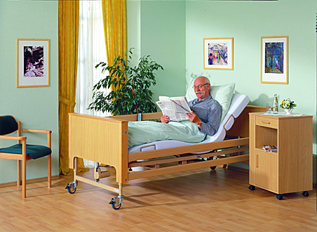 Функциональная электрическая медицинская кровать (с электроприводом)